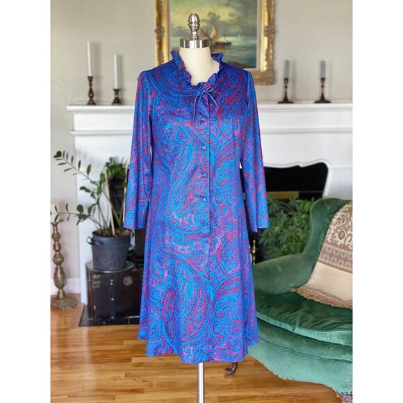 70s Vintage Dress, Paisley Blue and Magenta Print, size S or M, button missing - Picture 1 of 4